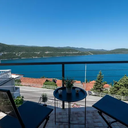 Malalu * Neum